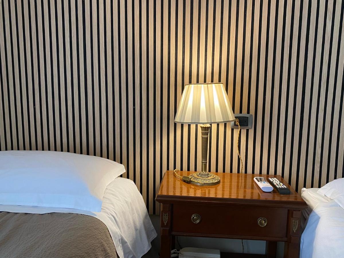 Casa Battisti Messina Guest House In Centro Citta, Ideale Per Famiglie O Gruppi Exteriör bild
